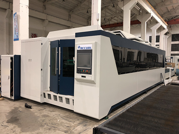 3000mmx1500mm CNC Fiber Metal Laser rezací stroj pre nerezovú oceľ, železo, uhlík Materiál