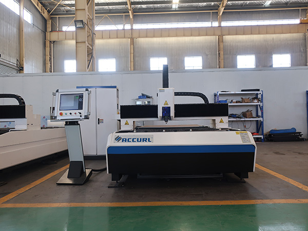 Laserový rezací stroj kovový laserový rezací stroj 500w 1000w